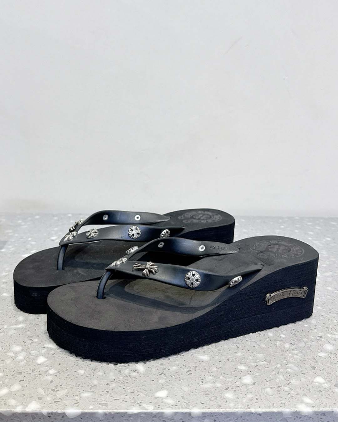 Thick-Soled Slippers