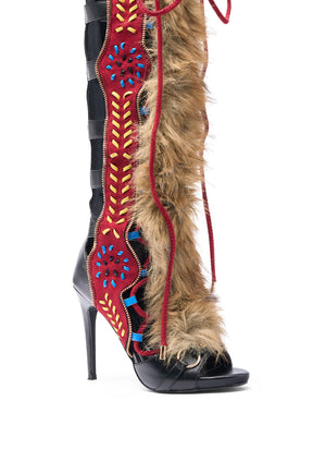 BLACK MULTI STITCH AND FUR SANDAL