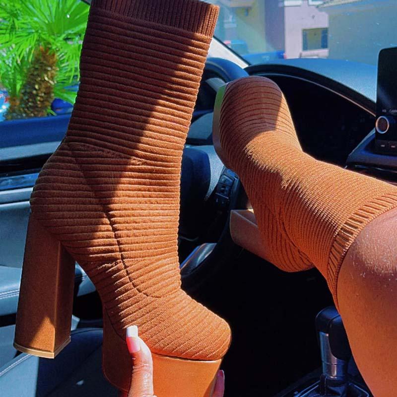 Stretchy Ribbed Platform Heel